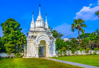 泰国，清迈:在泰国北部清迈的宣德寺，佛寺。这是三等皇家寺庙