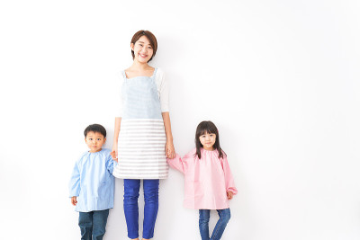 幼儿园的孩子和老师