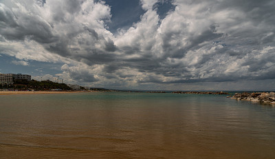 Termoli。美妙的海滨视图。