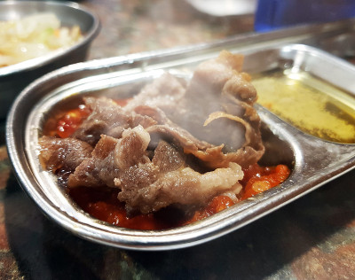 丰盛的晚餐和牛烧烤。