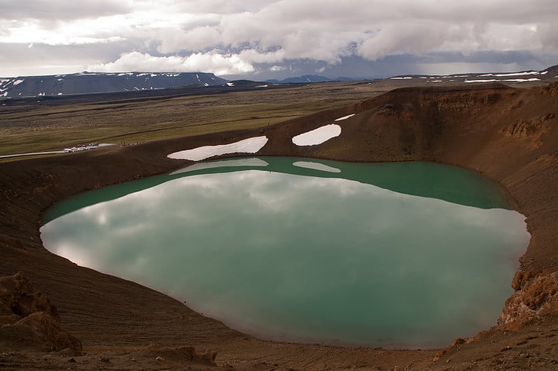 克拉夫拉火山口有水