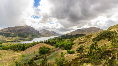 希尔湖岸边，英国苏格兰高地洛恰伯的国家风景区