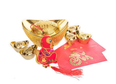 传统的中国结和金元宝意味着财富
