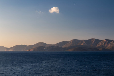 卡里姆诺斯岛美丽的黄昏景色。Grece