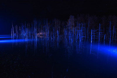夜光湖在别