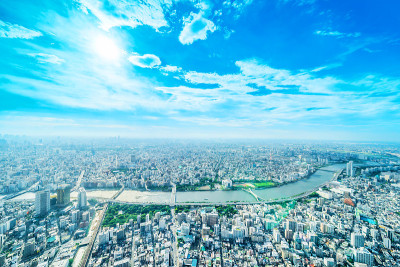 城市城市天际线鸟瞰图在近藤区，日本