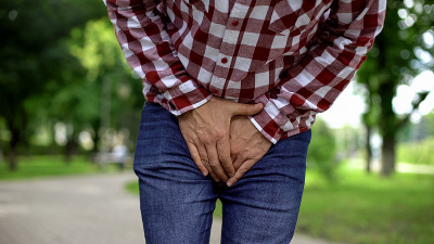 男子患有前列腺炎、间质性膀胱炎、膀胱疾病