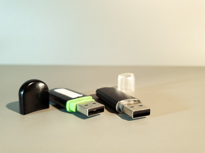 USB闪存驱动器。外部媒体Pocket硬盘驱动器。