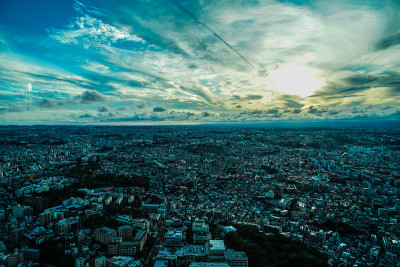 横滨市和日落从横滨地标塔观景台