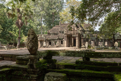 Banteay Kdei入口的石头蛇头