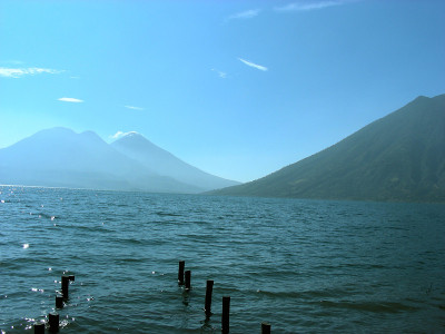 Atitlan火山湖