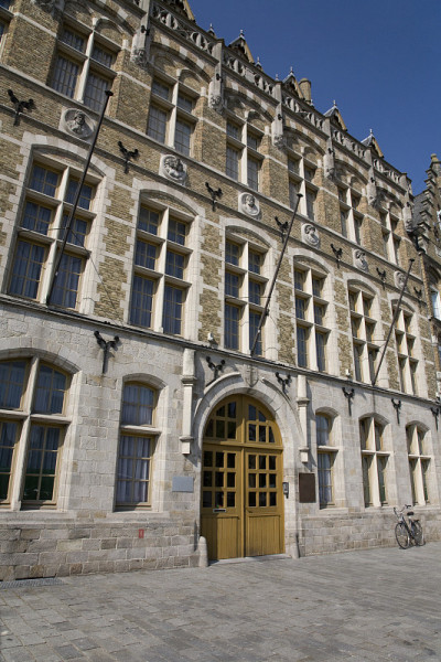 比利时伊普尔(Ieper)的中世纪卡塞尔里耶建筑