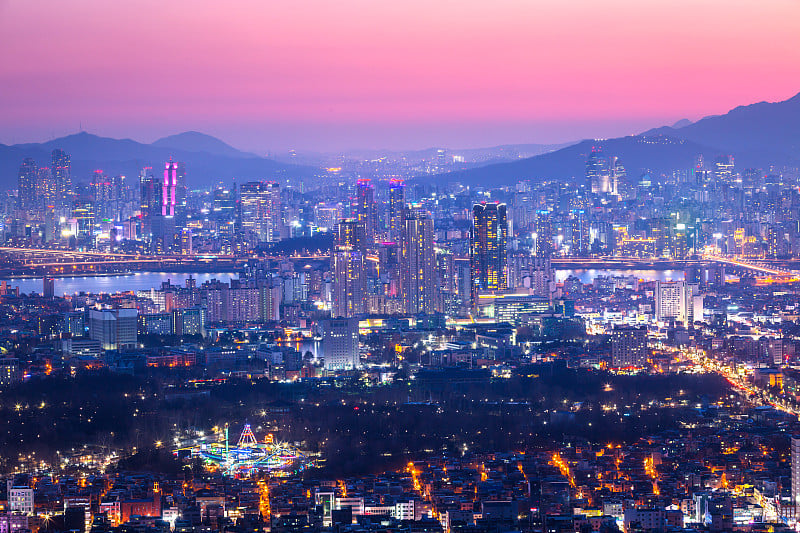 汉城及市中心的夜晚，韩国