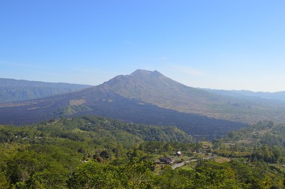 巴图尔山