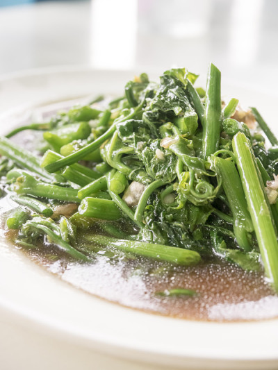 蚝油蕨菜