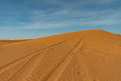 撒哈拉沙漠的沙丘，在Merzouga。摩洛哥