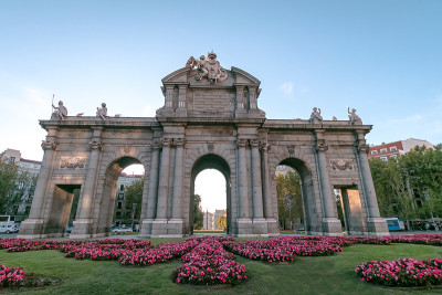 西班牙马德里的Alcala门(Puerta de Alcala)。