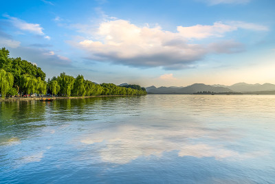 杭州西湖的自然景观和建筑景观