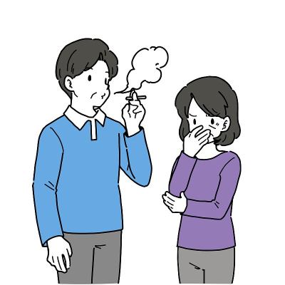 一个男人在抽烟，一个女人很烦人