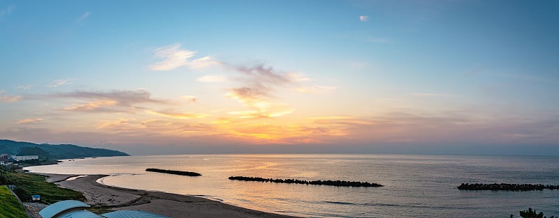 暮色中的海滩