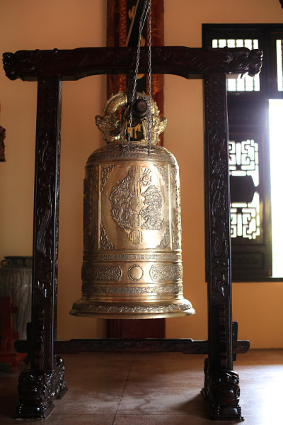 寺庙钟声