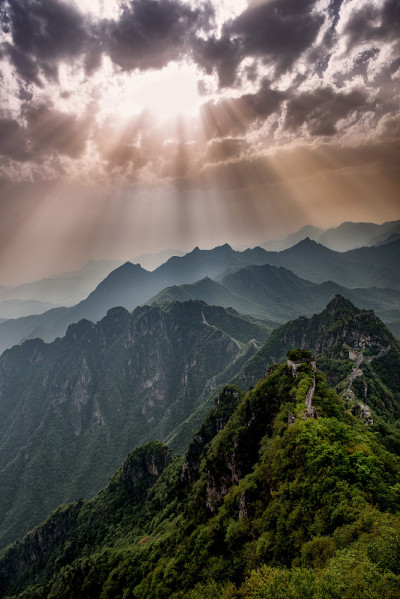 长城上燃烧的天空
