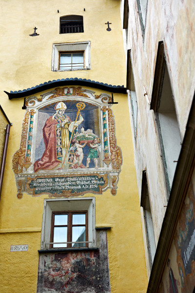 在布鲁尼克(Brunico)有一间古老壁画的房子?dtirol