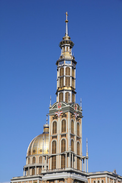 地底,Poland