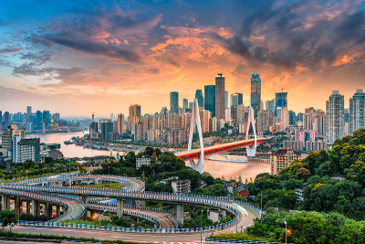 日落城市建筑景观和美丽的天空在重庆