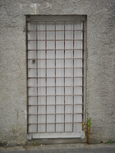 被困