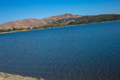 以拉齐格的哈扎尔湖(Elazığ)是该地区最重要的自然资产之一。