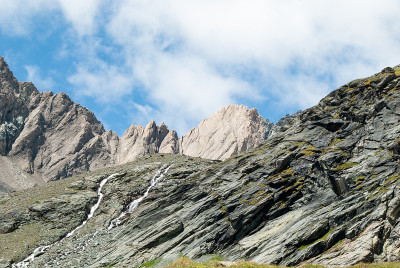 奥地利阿尔卑斯山大格洛克纳山脉上的岩石