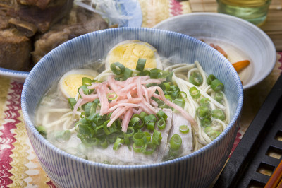 冲绳荞麦面当地美食/冲绳县