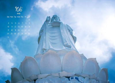 2016年日历。7月。林翁塔的佛像