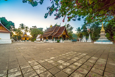 老挝琅勃拉邦的金城寺。湘通寺是老挝最重要的寺院之一。