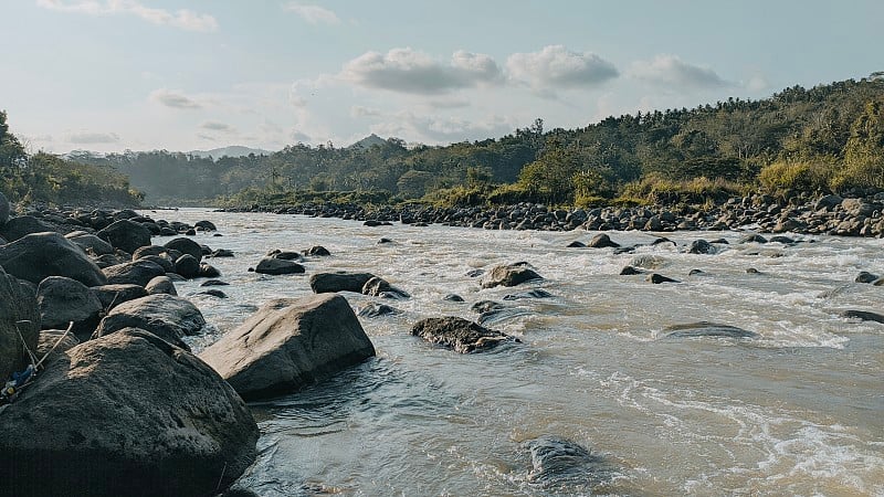 天然河道水流