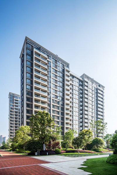 现代高层住宅小区园林中的园林景观与绿化草坪