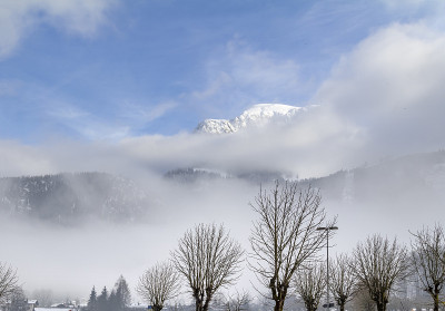 多云的高山景色