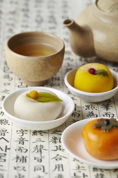 传统的韩国甜点配茶
