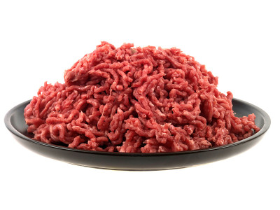 一盘生的生的碎牛肉