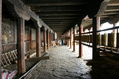 藏传寺庙与孩子