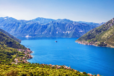 美丽的山景和海景