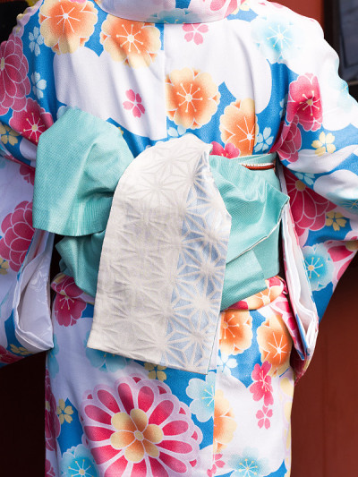 系着和服的带子