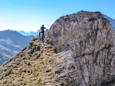 Grosse Gamswiesenspitze -在高山上徒步旅行的人