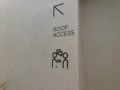屋顶通道标志