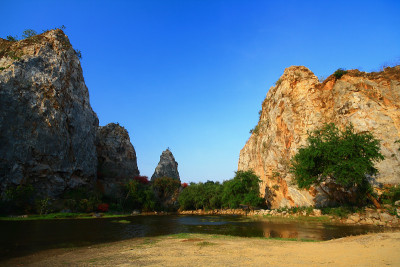 山的岩石