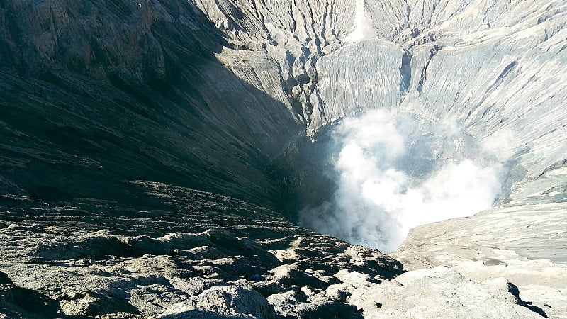 布罗莫火山口