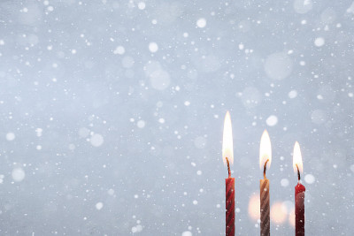 燃烧的蜡烛,雪