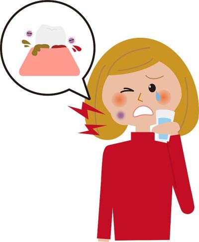 一位患有严重牙周病的妇女漱口