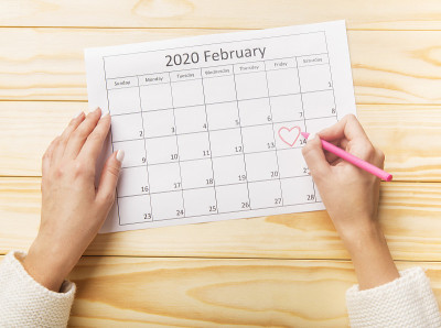 2020年纸质日历上的情人节快乐